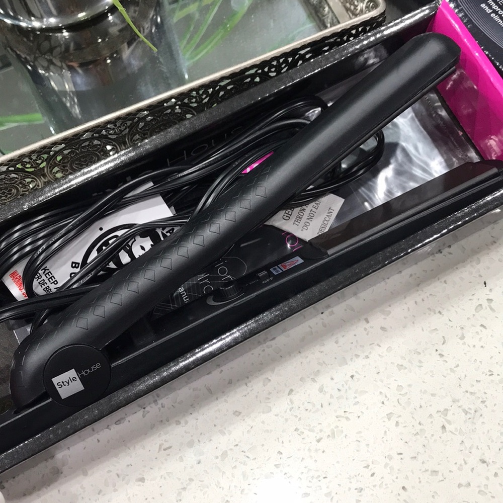 Style House Professional Styling Flat Iron